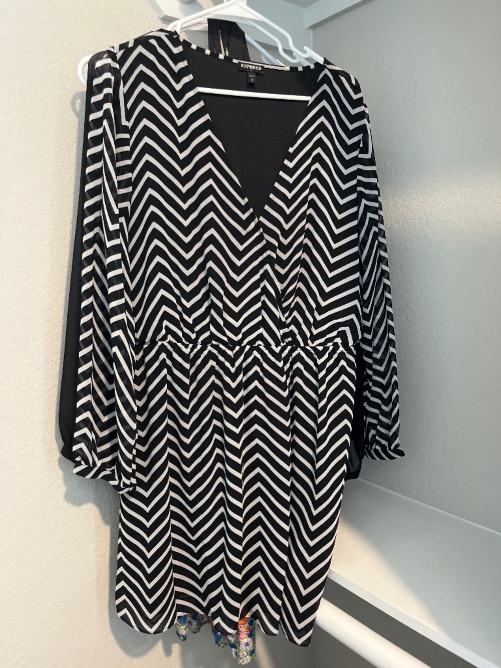 EXPRESS Art Deco Black and White Long Sleeve Dress